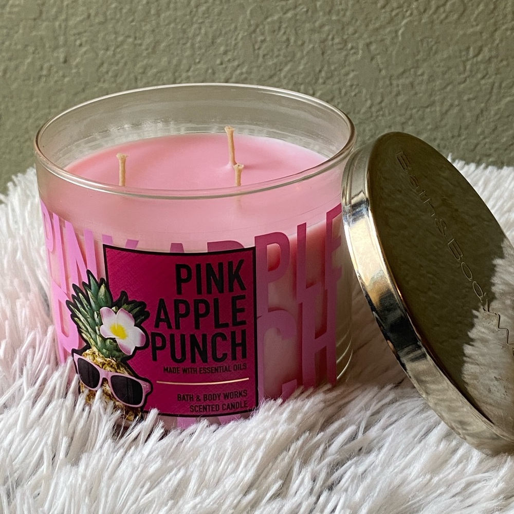 Bath and body works candle - Pink Apple Punch